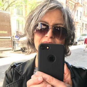 Meet your Posher, Angela